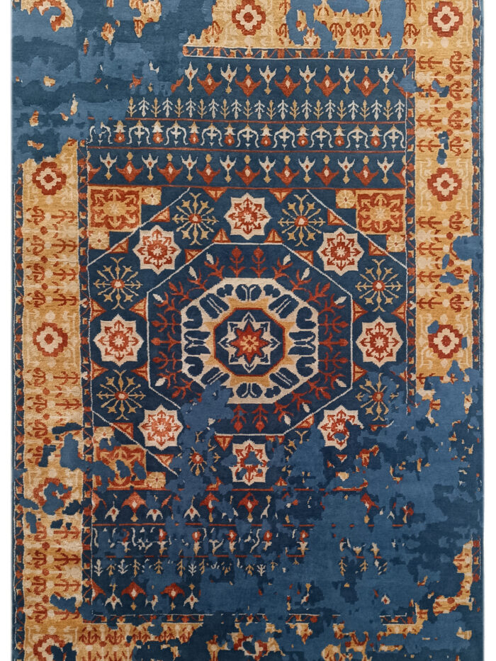 Hand knotted carpet